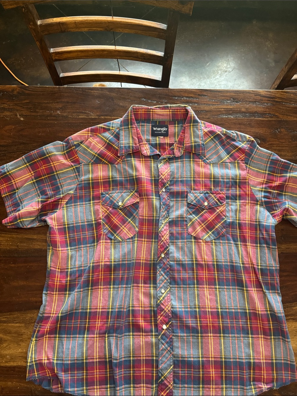 Wrangler Men’s Red, Blue & Yellow Plaid Short Sleeve Button-Down Shirt